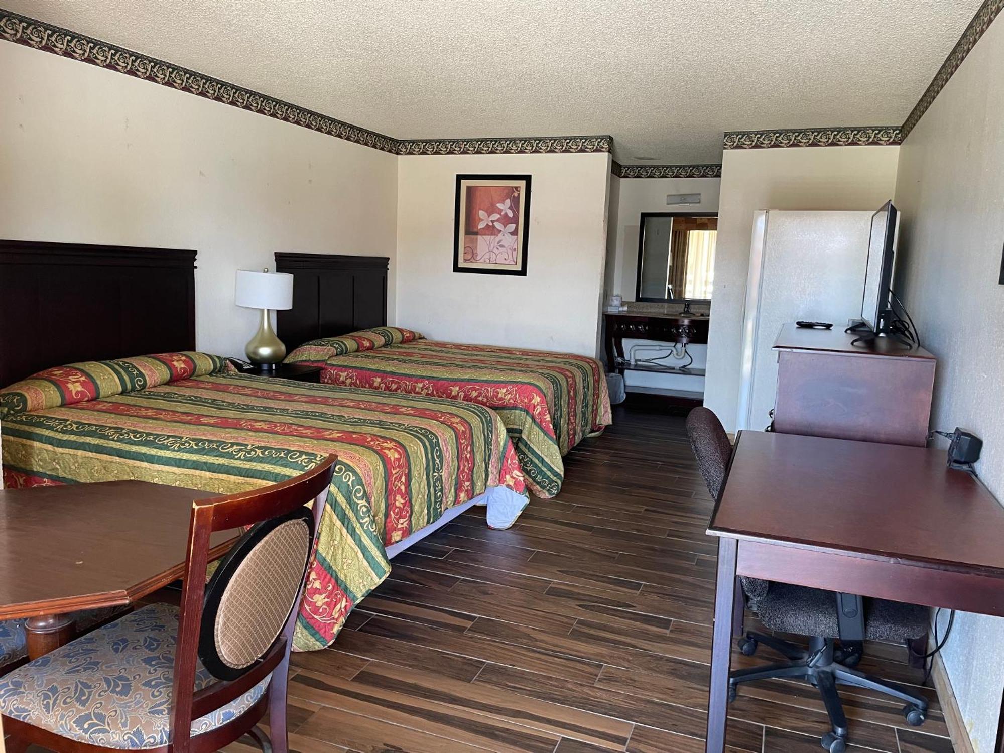 Granbury Inn And Suites ภายนอก รูปภาพ