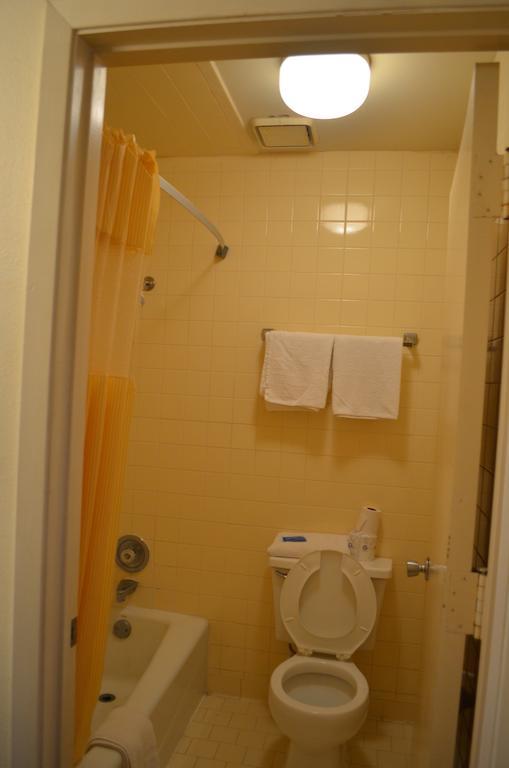 Granbury Inn And Suites ห้อง รูปภาพ